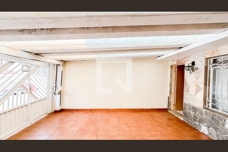 Casa à venda com 175m², 3 quartos e 2 vagasGaragem - Quintal