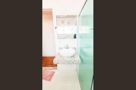 Casa à venda com 175m², 3 quartos e 2 vagasBanheiro