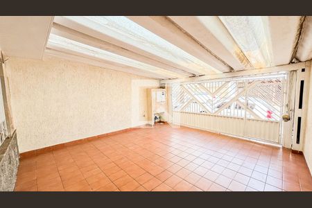 Casa à venda com 175m², 3 quartos e 2 vagasGaragem - Quintal