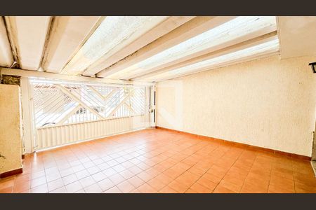 Casa à venda com 175m², 3 quartos e 2 vagasGaragem - Quintal