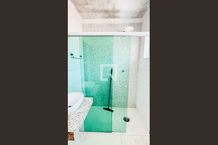 Casa à venda com 175m², 3 quartos e 2 vagasBanheiro