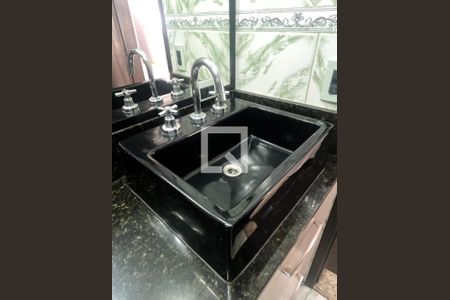 Casa para alugar com 110m², 2 quartos e 1 vaga Casa para alugar com 110m², 2 quartos e 1 vagaBanheiro Corredor