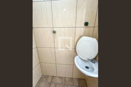 Casa para alugar com 110m², 2 quartos e 1 vaga Casa para alugar com 110m², 2 quartos e 1 vagaBanheiro Externo