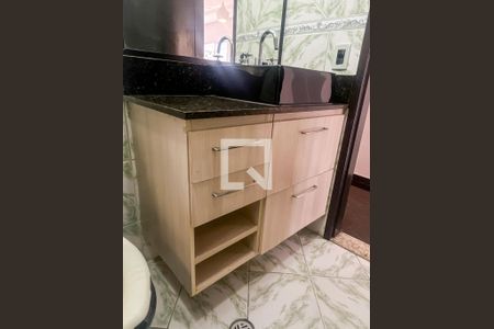 Casa para alugar com 110m², 2 quartos e 1 vaga Casa para alugar com 110m², 2 quartos e 1 vagaBanheiro Corredor