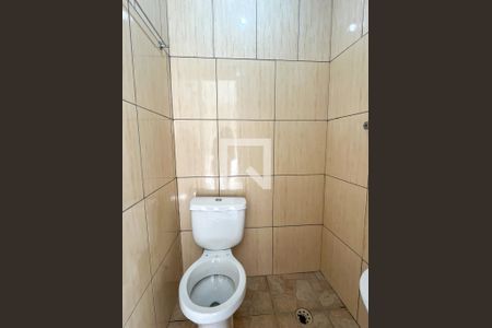 Casa para alugar com 110m², 2 quartos e 1 vaga Casa para alugar com 110m², 2 quartos e 1 vagaBanheiro Externo