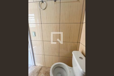 Casa para alugar com 110m², 2 quartos e 1 vaga Casa para alugar com 110m², 2 quartos e 1 vagaBanheiro Externo