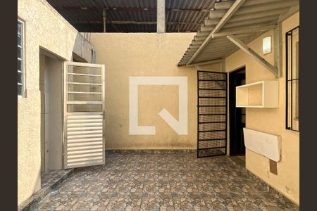 Casa para alugar com 110m², 2 quartos e 1 vaga Casa para alugar com 110m², 2 quartos e 1 vagaQuintal