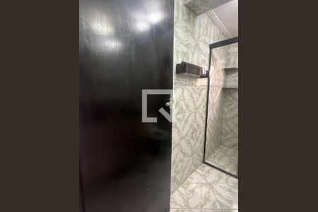 Casa para alugar com 110m², 2 quartos e 1 vaga Casa para alugar com 110m², 2 quartos e 1 vagaBanheiro Corredor
