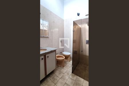 Casa à venda com 300m², 3 quartos e 3 vagasBanheiro 2