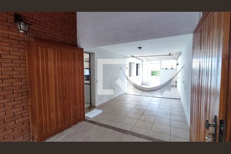 Casa à venda com 300m², 3 quartos e 3 vagasGaragem