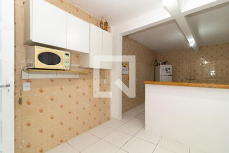 Casa à venda com 200m², 2 quartos e 2 vagas Casa à venda com 200m², 2 quartos e 2 vagasCozinha Casa 2