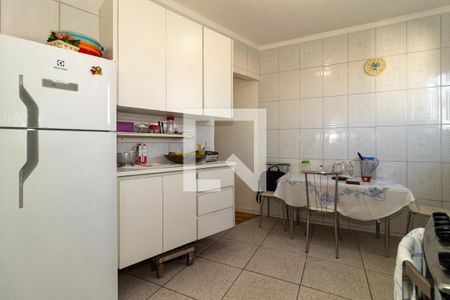 Casa à venda com 200m², 2 quartos e 2 vagas Casa à venda com 200m², 2 quartos e 2 vagasCozinha Casa 1