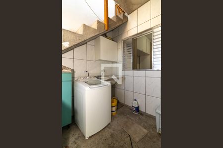 Casa à venda com 200m², 2 quartos e 2 vagas Casa à venda com 200m², 2 quartos e 2 vagasÁrea de Serviço Casa 1