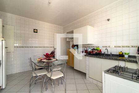 Casa à venda com 200m², 2 quartos e 2 vagas Casa à venda com 200m², 2 quartos e 2 vagasCozinha Casa 3