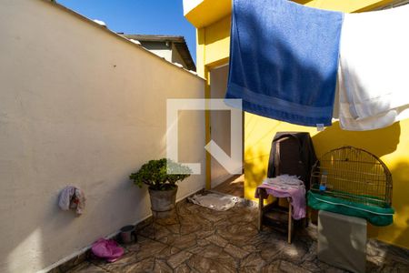 Casa à venda com 200m², 2 quartos e 2 vagas Casa à venda com 200m², 2 quartos e 2 vagasÁrea externa Casa 1