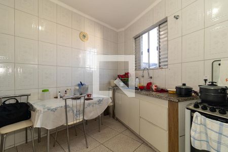 Casa à venda com 200m², 2 quartos e 2 vagas Casa à venda com 200m², 2 quartos e 2 vagasCozinha Casa 1
