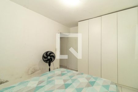 Casa à venda com 200m², 2 quartos e 2 vagas Casa à venda com 200m², 2 quartos e 2 vagasQuarto 1 Casa 2