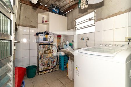 Casa à venda com 200m², 2 quartos e 2 vagas Casa à venda com 200m², 2 quartos e 2 vagasÁrea de Serviço Casa 3