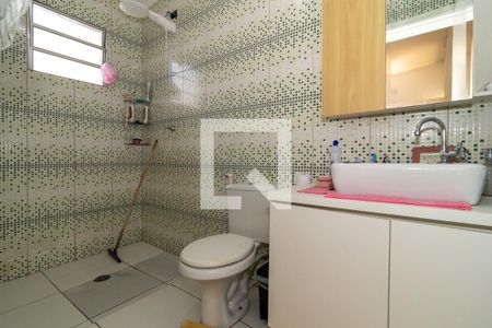 Casa à venda com 200m², 2 quartos e 2 vagas Casa à venda com 200m², 2 quartos e 2 vagasBanheiro Casa 1