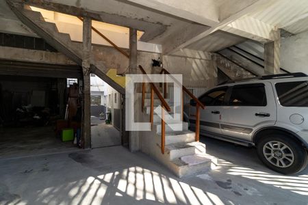 Casa à venda com 200m², 2 quartos e 2 vagas Casa à venda com 200m², 2 quartos e 2 vagasGaragem