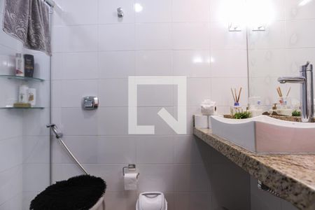 Banheiro de apartamento à venda com 1 quarto, 32m² em Centro Histórico, Porto Alegre