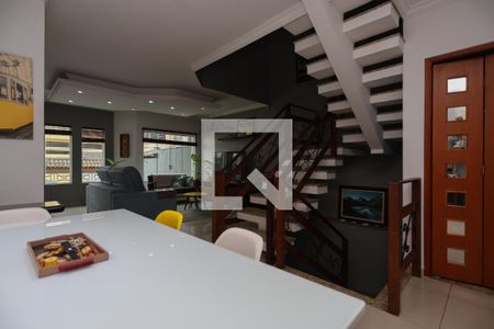 Casa à venda com 262m², 3 quartos e 4 vagas Casa à venda com 262m², 3 quartos e 4 vagasSala de jantar
