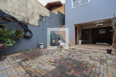 Casa à venda com 262m², 3 quartos e 4 vagas Casa à venda com 262m², 3 quartos e 4 vagasQuintal
