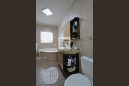 Casa à venda com 262m², 3 quartos e 4 vagas Casa à venda com 262m², 3 quartos e 4 vagasBanheiro da Suíte