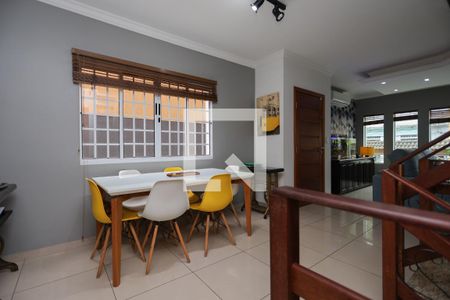 Casa à venda com 262m², 3 quartos e 4 vagas Casa à venda com 262m², 3 quartos e 4 vagasSala de jantar