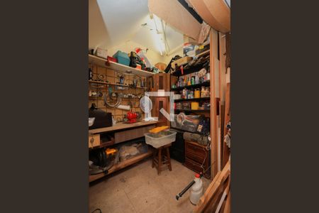 Casa à venda com 262m², 3 quartos e 4 vagas Casa à venda com 262m², 3 quartos e 4 vagasQuarto de ferramentas