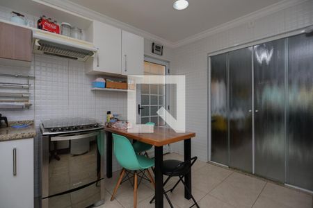 Casa à venda com 262m², 3 quartos e 4 vagas Casa à venda com 262m², 3 quartos e 4 vagasCozinha