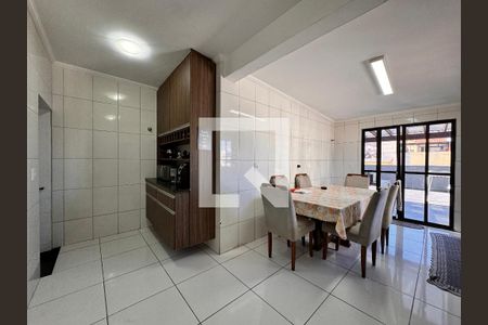 Apartamento à venda com 100m², 2 quartos e 2 vagasCozinha