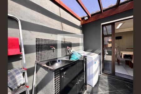 Apartamento à venda com 100m², 2 quartos e 2 vagasLavanderia