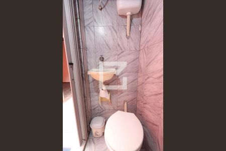 Casa à venda com 150m², 5 quartos e 2 vagasBanheiro - Casa 4