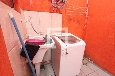 Casa à venda com 150m², 5 quartos e 2 vagasLavanderia - Casa 4