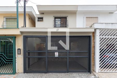 Casa à venda com 200m², 3 quartos e 2 vagas Casa à venda com 200m², 3 quartos e 2 vagasFachada