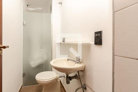 Casa à venda com 200m², 3 quartos e 2 vagas Casa à venda com 200m², 3 quartos e 2 vagasEdícula - Banheiro