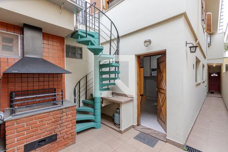 Casa à venda com 200m², 3 quartos e 2 vagas Casa à venda com 200m², 3 quartos e 2 vagasQuintal