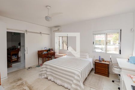 Casa à venda com 600m², 4 quartos e 3 vagasEdícula - Quarto