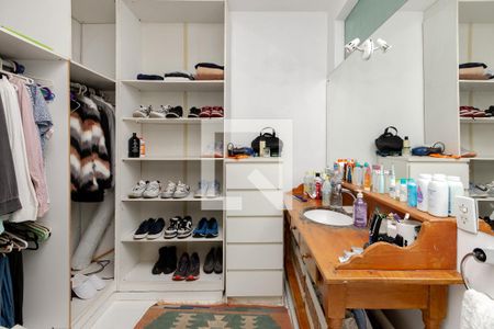 Casa à venda com 600m², 4 quartos e 3 vagasEdícula - Closet