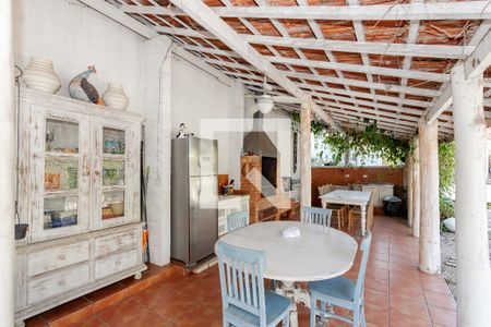 Casa à venda com 600m², 4 quartos e 3 vagasChurrasqueira