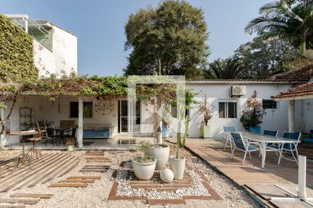 Casa à venda com 600m², 4 quartos e 3 vagasQuintal