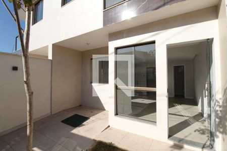 Casa à venda com 86m², 3 quartos e 1 vagaGaragem