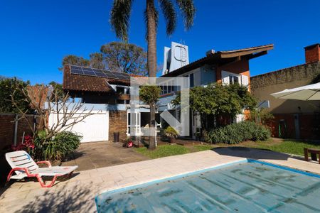 Casa à venda com 328m², 3 quartos e 2 vagasPiscina