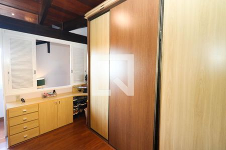 Casa à venda com 328m², 3 quartos e 2 vagasCloset