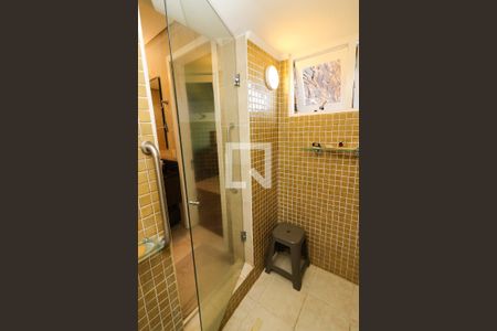 Casa à venda com 328m², 3 quartos e 2 vagasBanheiro da Suíte