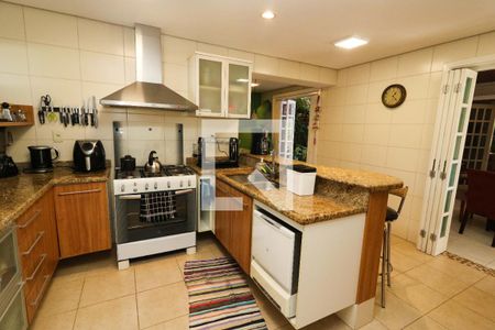 Casa à venda com 328m², 3 quartos e 2 vagasCozinha