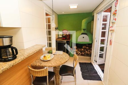 Casa à venda com 328m², 3 quartos e 2 vagasCozinha