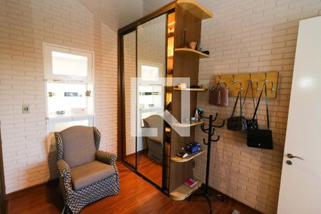 Casa à venda com 328m², 3 quartos e 2 vagasCloset