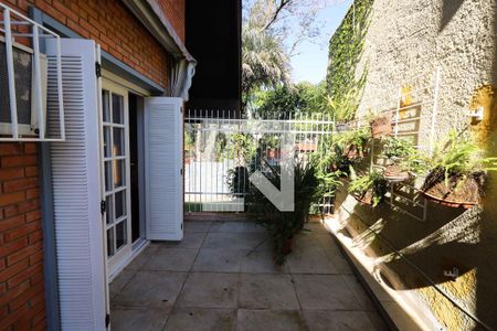 Casa à venda com 328m², 3 quartos e 2 vagasSacada Quarto 1